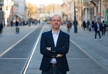 Флоријан Бибер, универзитетски професор: Северна Македонија со право бара гаранции од ЕУ за уставните измени