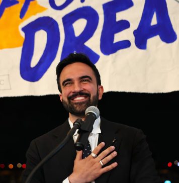 „Најголемиот кошмар на Трамп“ стана градоначалник на Њујорк: кој е Зохран Мамдани