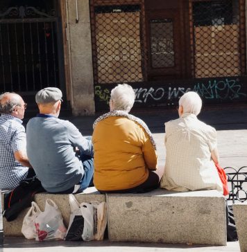 ДЗР: Населението старее, пензискиот фонд е неодржлив, а негата за постари лица ја нема